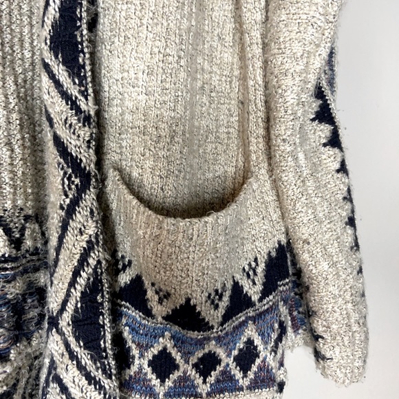Cozy and warm Lucky Brand knit Cardigan - Picture 6 of 7